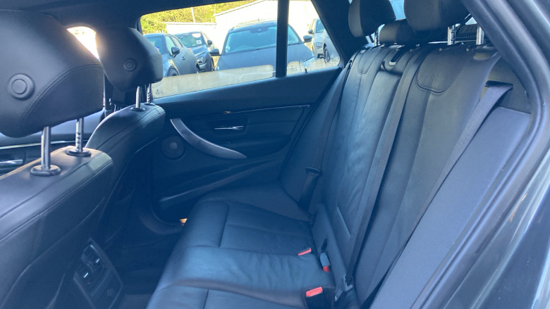 BMW 3 Series 330d xDrive M Sport Shadow Edition 5dr Step Auto Diesel Estate